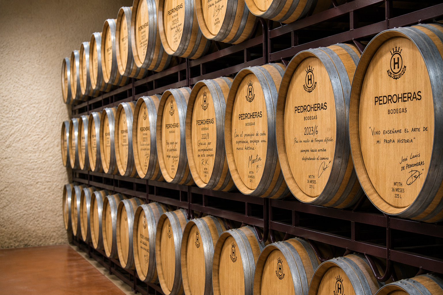 Sala de barricas de Bodegas Pedroheras